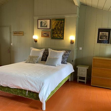 MAISON MATEJEWSKI chambre d'hôtes avec jardin Blaye Extérieur photo